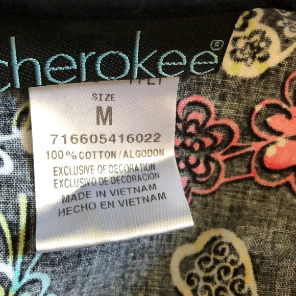 Scrub top - Picture 3 of 3